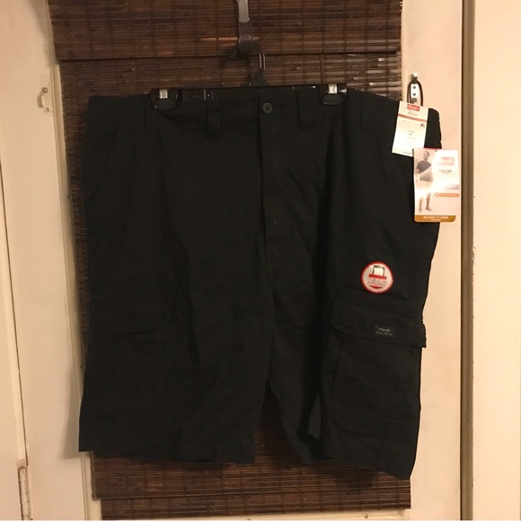 NWT Wrangler Relaxed Fit Shorts - Picture 1 of 6